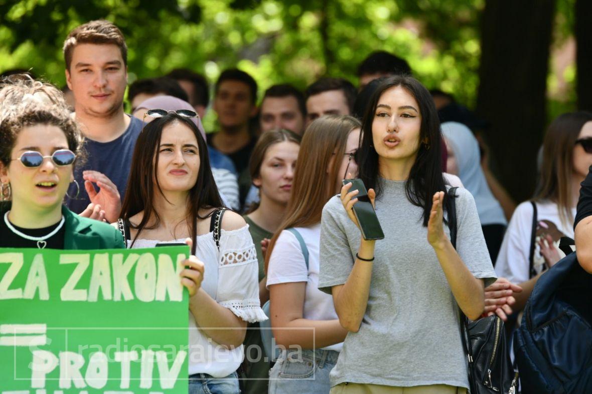 Foto: A.K./Radiosarajevo.ba/Studenti ispred Vlade KS